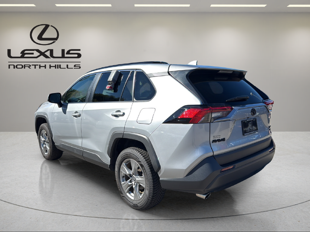 Used 2024 Toyota RAV4 XLE w/ Convenience Package AWD/4WD image 8