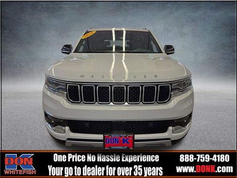 Used 2024 Jeep Wagoneer L Series II w/ Flexible Seating Group AWD/4WD image 3