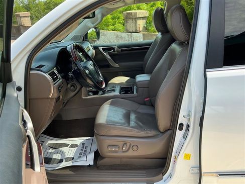 Used 2016 Lexus GX 460 w/ Premium Package AWD/4WD image 26
