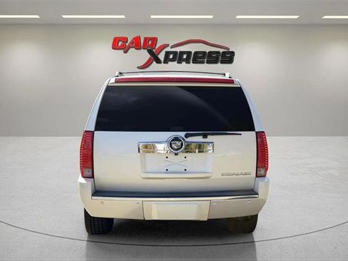 Used 2009 Cadillac Escalade AWD image 10