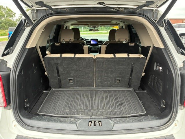 Used 2020 Ford Explorer XLT w/ Equipment Group 202A AWD/4WD image 17