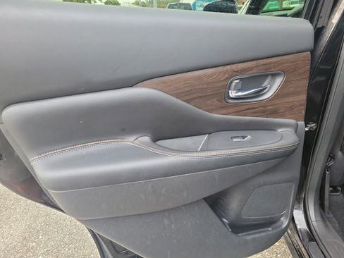 Used 2021 Nissan Murano Platinum image 12