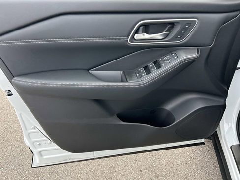 New 2026 Nissan Rogue Platinum AWD/4WD image 15