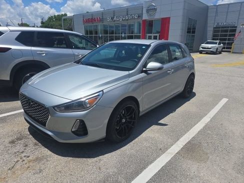 Used 2020 Hyundai Elantra GT FWD image 2