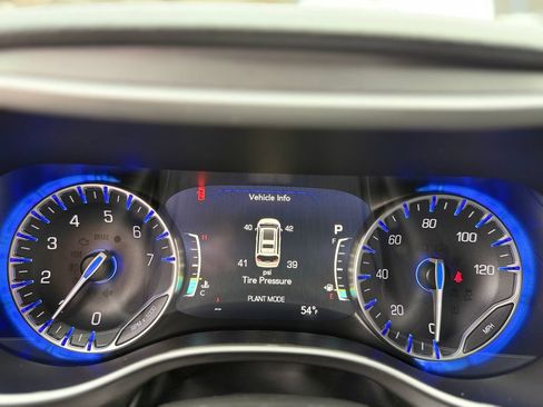 New 2026 Chrysler Pacifica Select AWD/4WD image 17