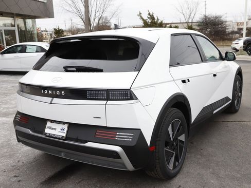 New 2026 Hyundai Ioniq 5 SEL image 3