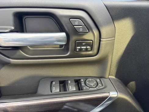 Used 2022 Chevrolet Silverado 2500 LTZ w/ LTZ Premium Package image 11