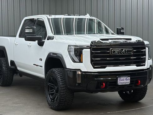 Used 2024 GMC Sierra 2500 AT4X image 6