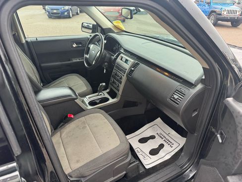 Used 2011 Ford Flex SE image 11