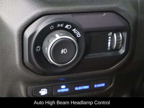 Used 2023 Jeep Wrangler Unlimited Sahara w/ Cold Weather Group image 22