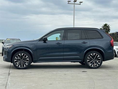 New 2026 Volvo XC90 T8 Ultra w/ Lounge Package image 2