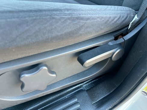 Used 2010 Ford Explorer Sport Trac XLT image 12