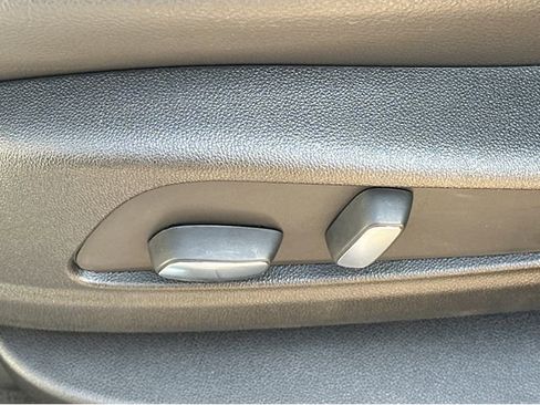 New 2025 Cadillac XT5 Luxury image 28