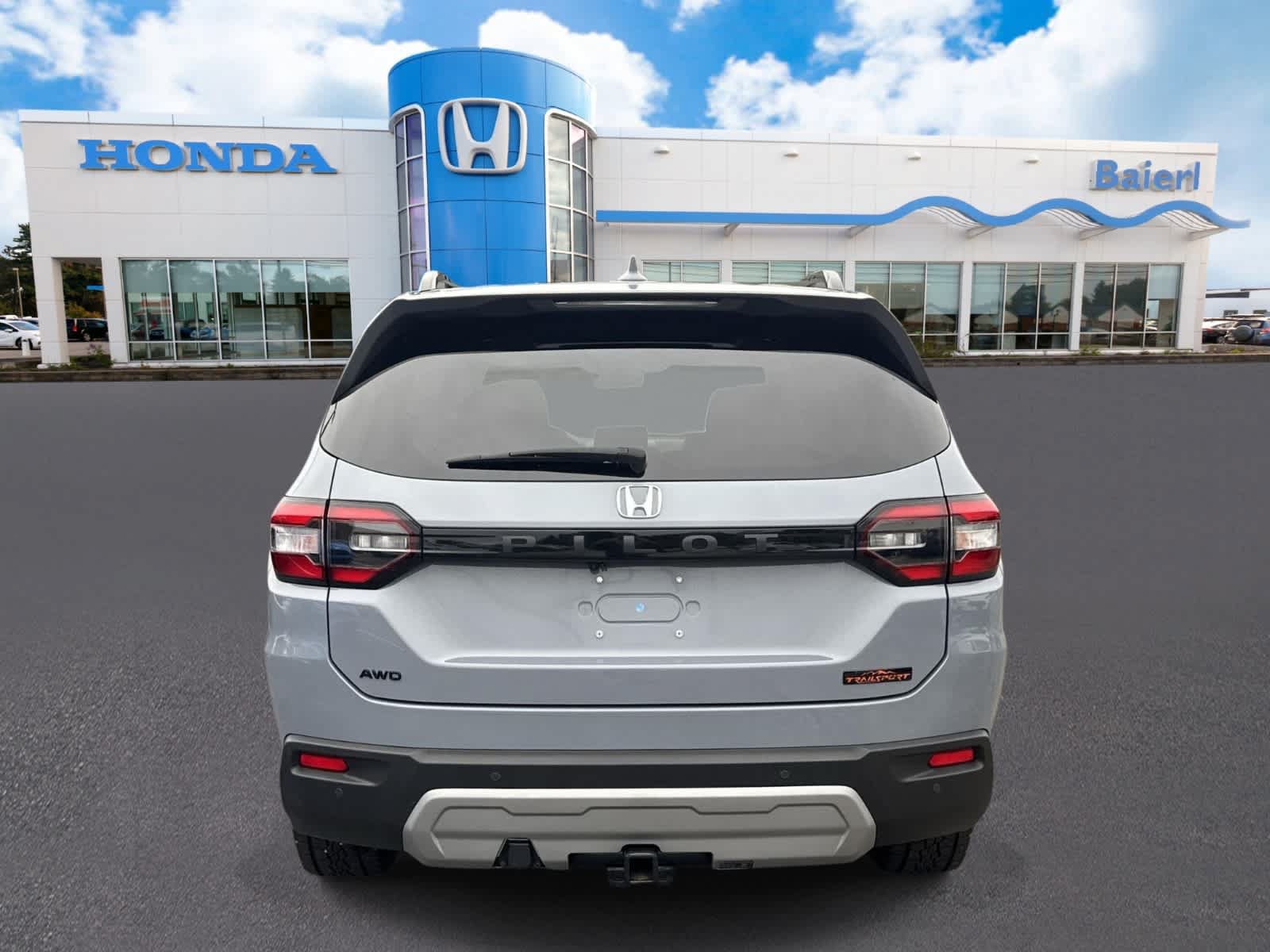 Used 2025 Honda Pilot TrailSport image 4