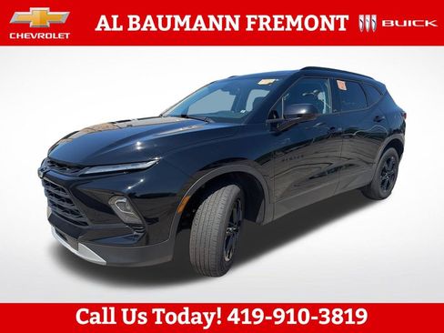 Used 2025 Chevrolet Blazer LT w/ Convenience Package FWD image 2