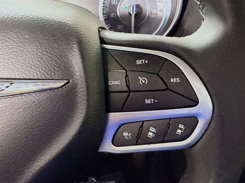 Used 2023 Chrysler 300 Touring w/ Safetytec Plus Group RWD image 15