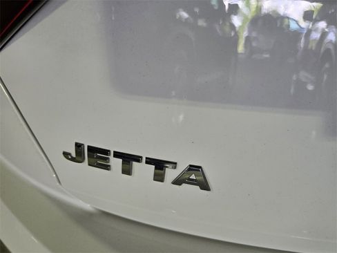 Used 2020 Volkswagen Jetta R-Line image 11