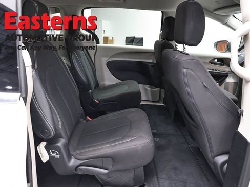 Used 2023 Chrysler Voyager LX FWD image 24