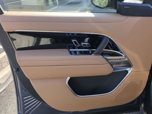 New 2026 Land Rover Range Rover SE image 11