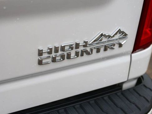 Used 2023 Chevrolet Silverado 2500 High Country w/ Z71 Off-Road Package AWD/4WD image 10