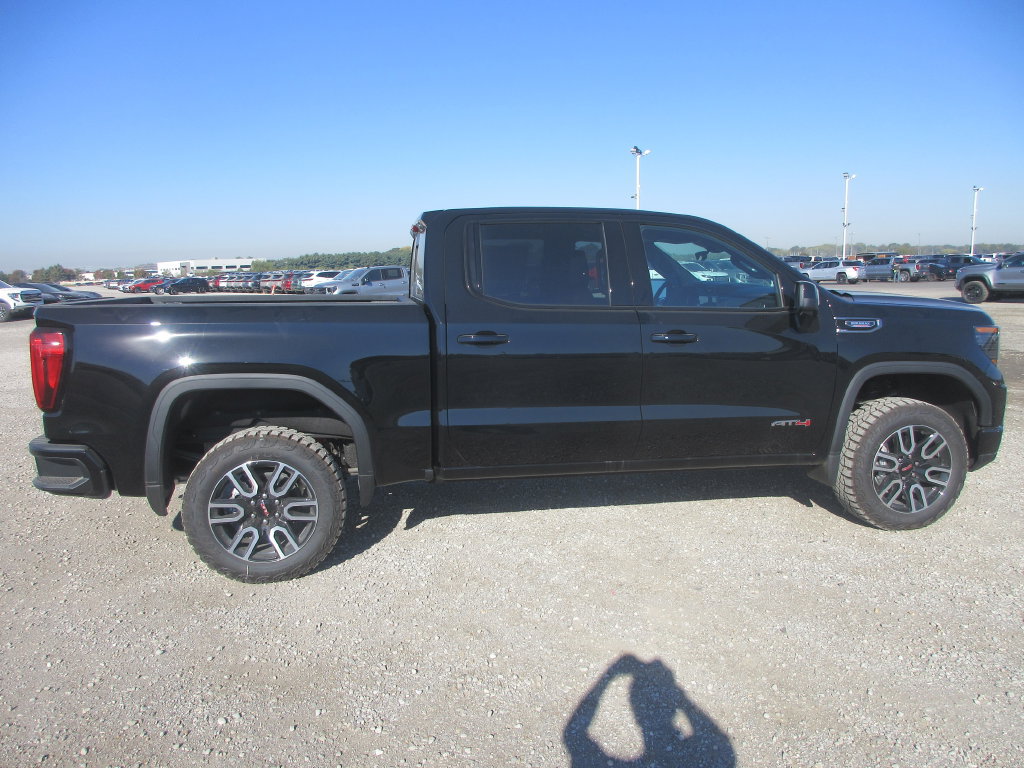New 2026 GMC Sierra 1500 AT4 w/ AT4 Premium Package AWD/4WD image 3