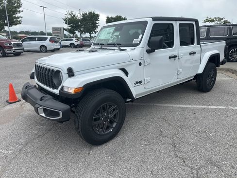 New 2025 Jeep Gladiator Sport image 13