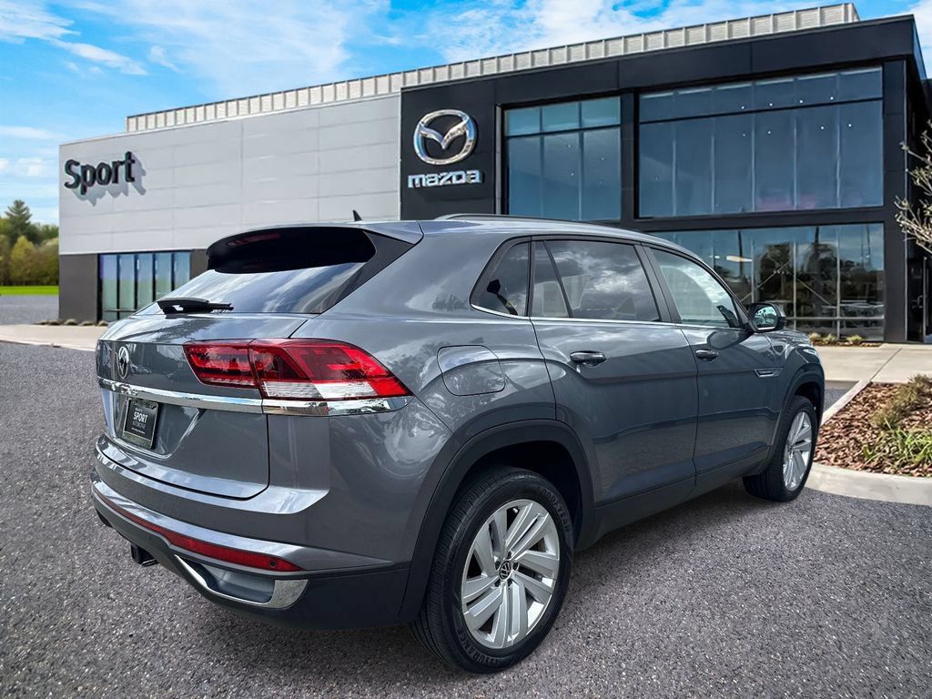 Used 2022 Volkswagen Atlas Cross Sport SE FWD image 3