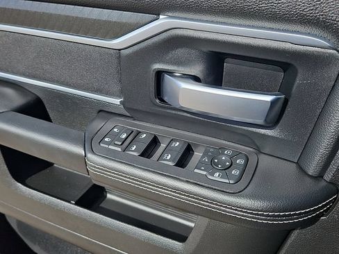 New 2026 RAM 2500 Big Horn AWD/4WD image 17