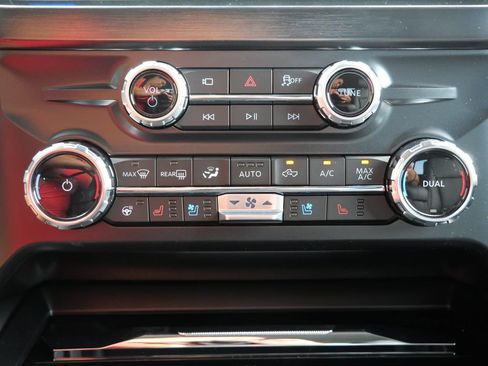 New 2026 Ford F250 Lariat w/ Lariat Premium Package AWD/4WD image 28