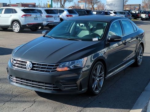 Used 2017 Volkswagen Passat 1.8T R-Line image 10