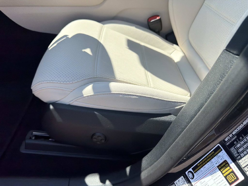 Used 2026 Mercedes-Benz GLC 300 4MATIC image 17