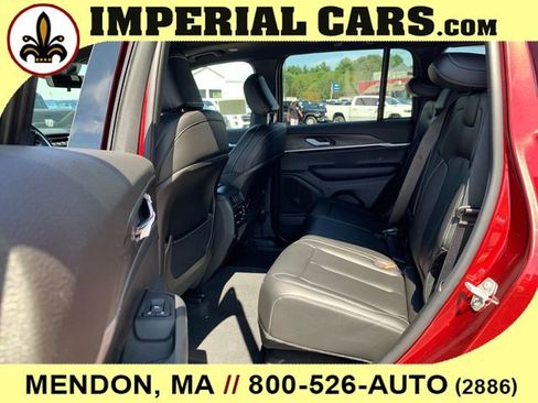 New 2025 Jeep Grand Cherokee Limited w/ Black Appearance Package image 17