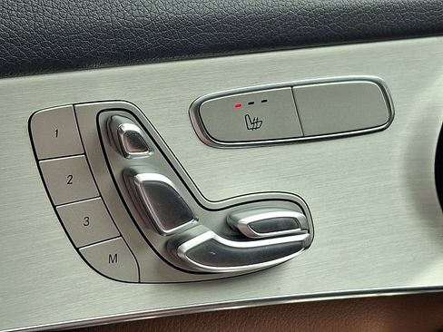 Used 2022 Mercedes-Benz GLC 300 GLC 300 image 24