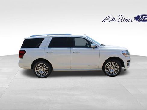 Used 2023 Ford Expedition Platinum AWD/4WD image 4