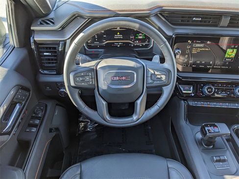 Used 2025 GMC Sierra 1500 AT4 image 14