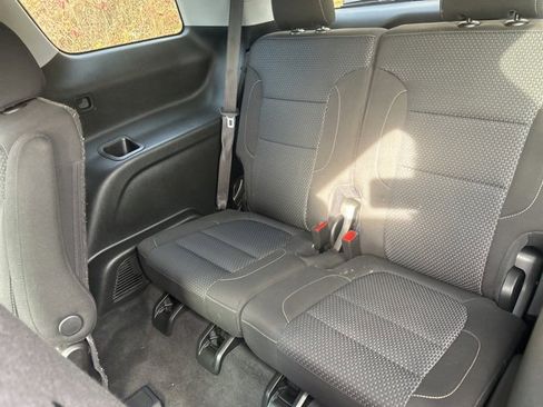 Certified 2023 GMC Acadia SLE w/ Driver Convenience Package image 20