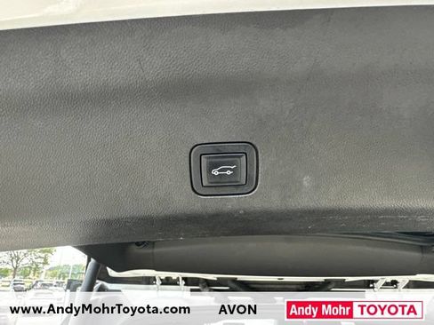 Used 2023 GMC Yukon SLT AWD/4WD image 33