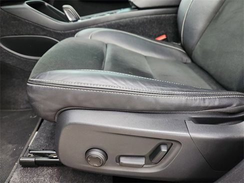 Used 2020 Volvo XC40 T4 R-Design image 20