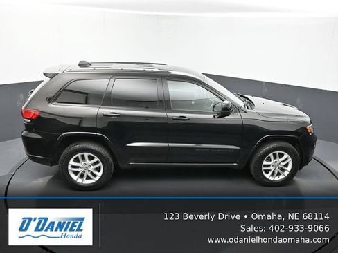 Used 2018 Jeep Grand Cherokee Altitude AWD/4WD image 19