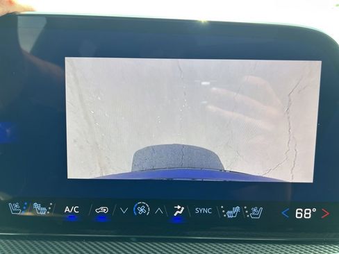Used 2025 Chevrolet Traverse High Country FWD image 38