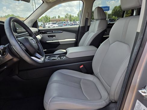Used 2024 Honda Pilot Touring image 16
