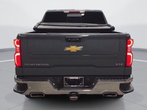 Used 2025 Chevrolet Silverado 1500 LTZ w/ Z71 Off-Road Package AWD/4WD image 4