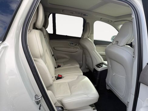 Used 2022 Volvo XC90 T8 Inscription image 18