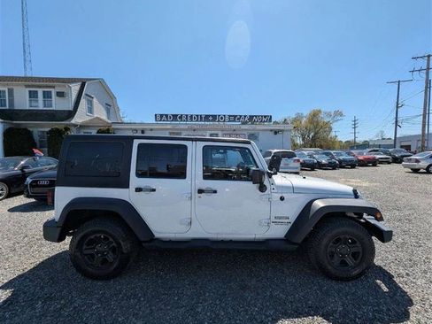 Used 2017 Jeep Wrangler Unlimited Sport w/ Connectivity Group AWD/4WD image 4