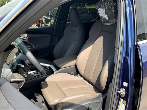 New 2025 Audi Q5 Prestige image 9