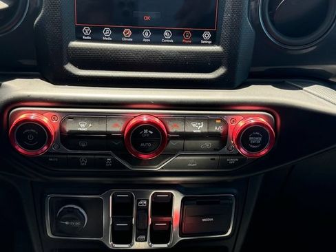 Used 2022 Jeep Gladiator Sport AWD/4WD image 16