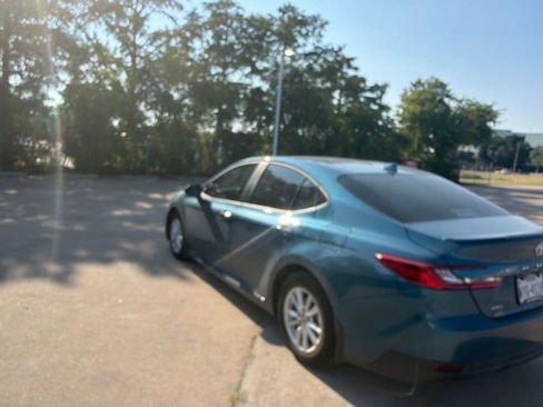 Used 2026 Toyota Camry LE FWD image 7