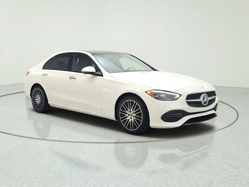 Used 2024 Mercedes-Benz C 300 Sedan image 3