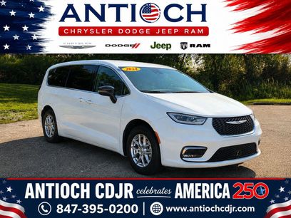Used 2024 Chrysler Pacifica Touring-L