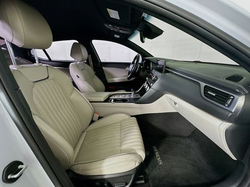 Used 2022 Genesis G70 3.3T RWD image 30